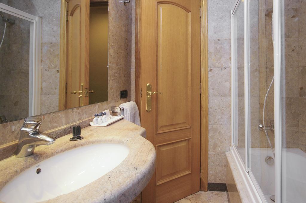 Bet Apartments - Apartments Catedral فالنسيا الغرفة الصورة