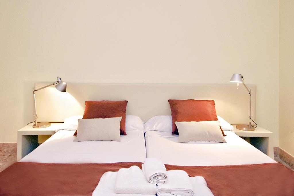Bet Apartments - Apartments Catedral فالنسيا الغرفة الصورة